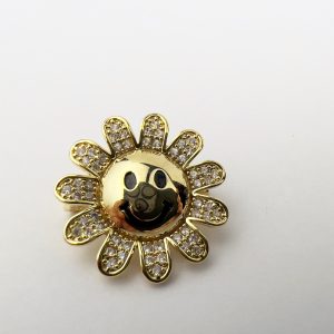 Малка фина брошка