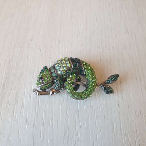 брошка хамелеон с кристали
