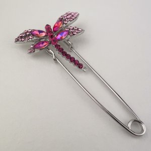 Брошка с кристали безопасна игла