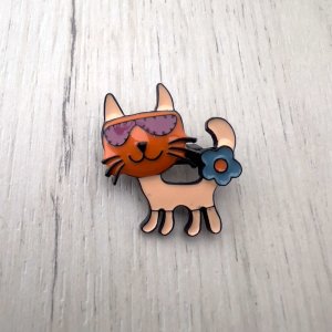 малка брошка с емайл котка 2