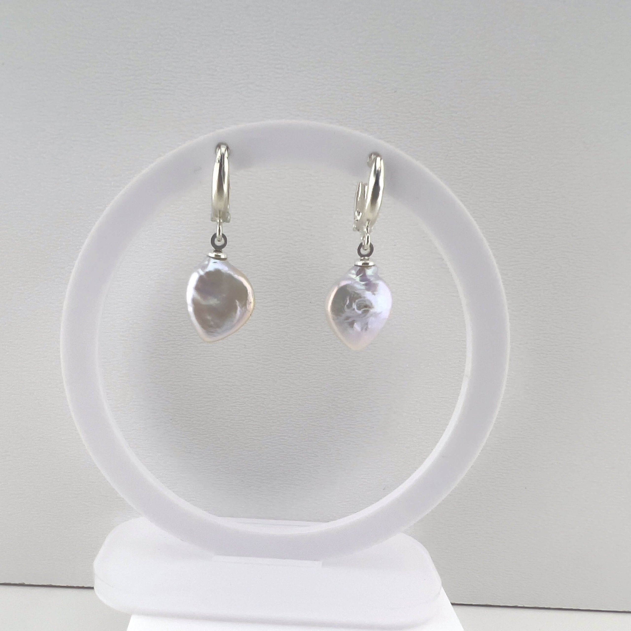 Сребърни обеци с бели барокови перли сърце 13