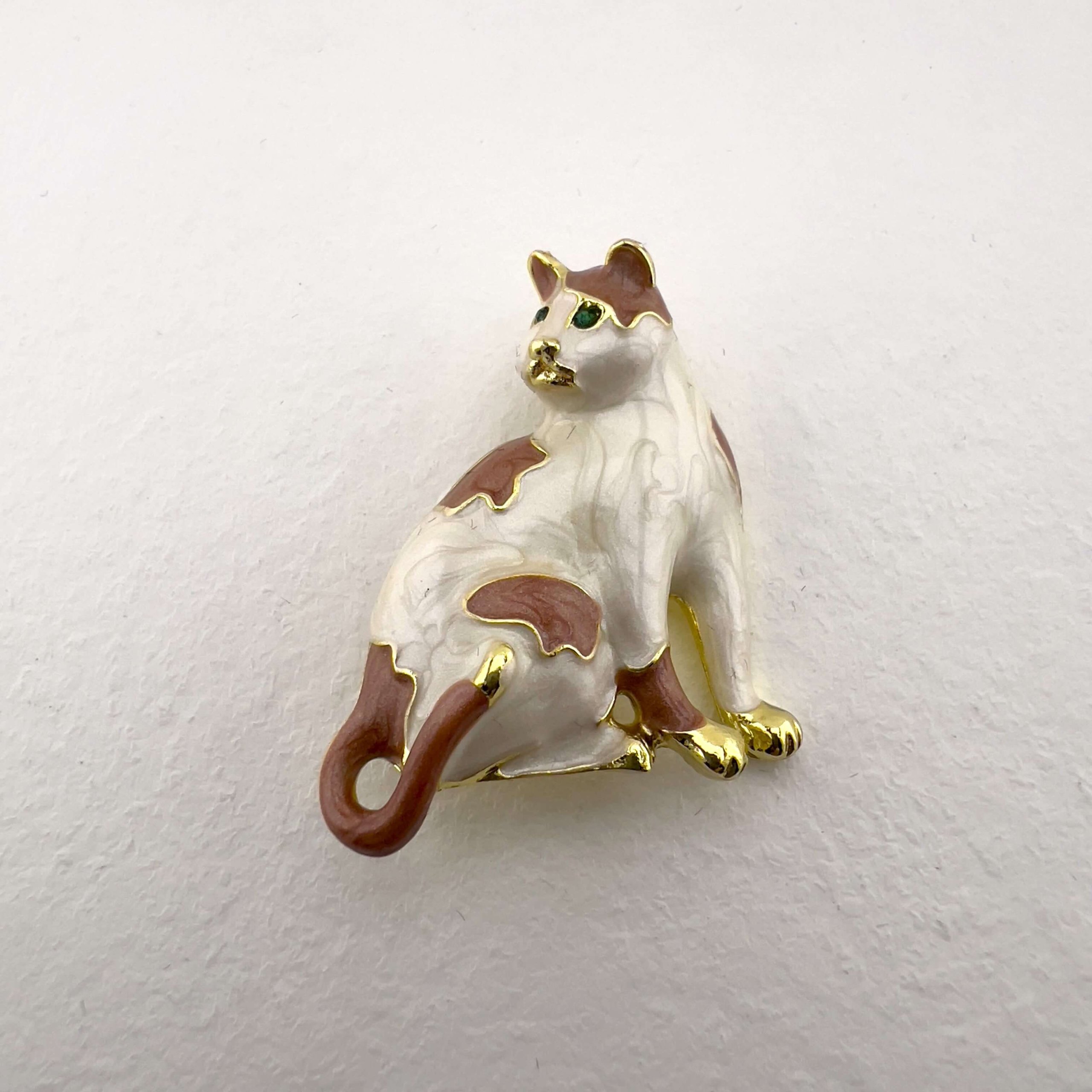 брошка с емайл котка