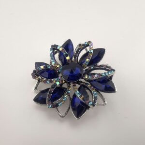 брошка с кристали